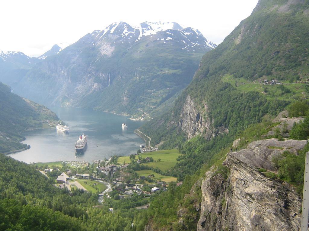 Eidsdal Camping og Feriehus Exterior foto